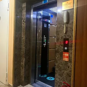 2* Hotel Queens Land